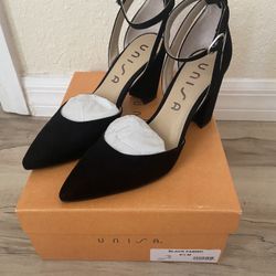 Like NEW Unisa Unmyia Heel | Black Size 6.5