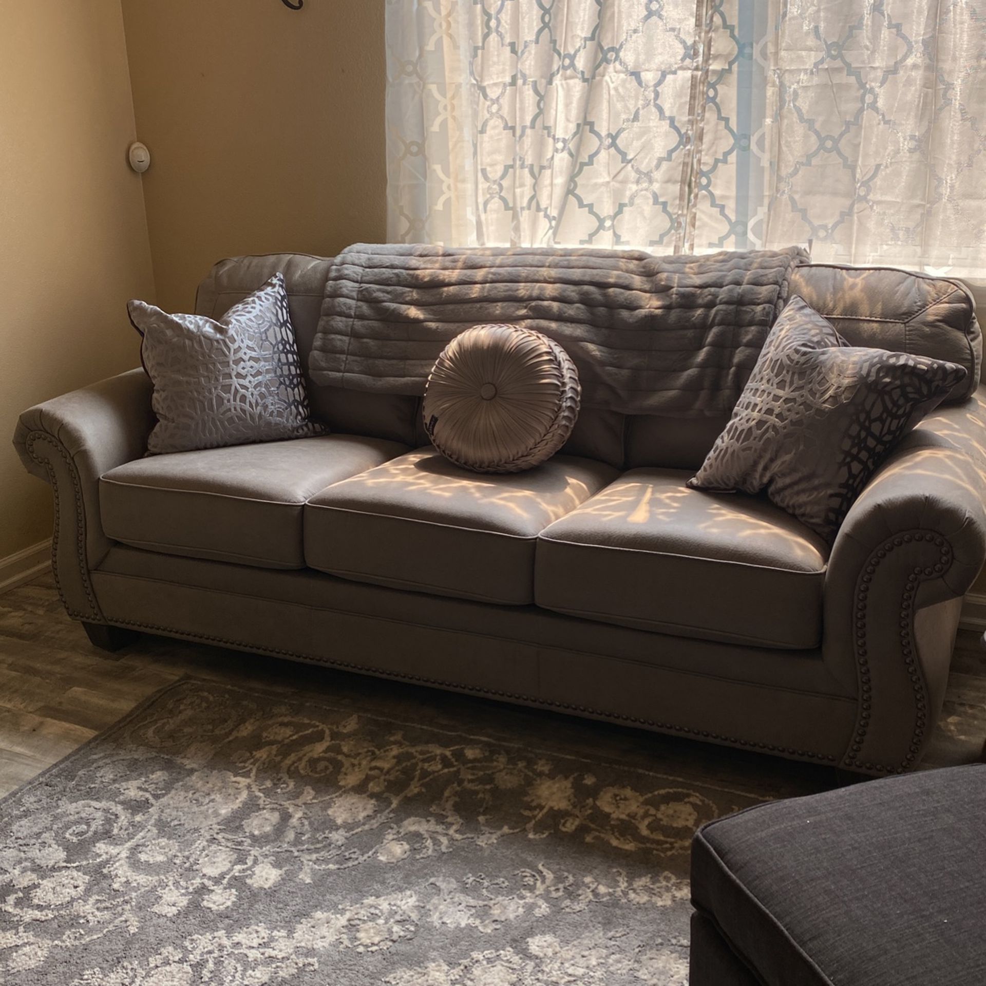 New Ashley Olsberg Sleeper Sofa