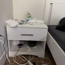bed side table