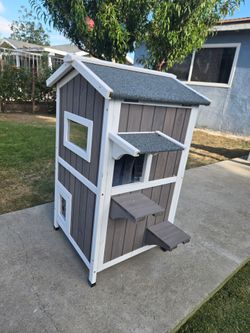 2-Story Insulated Wooden Cat House with Escape Doors