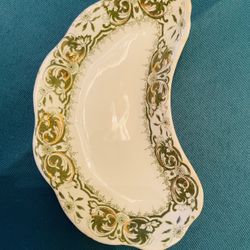 Antique Royal Doulton Kidney Shaped Dish With Hand Painting  