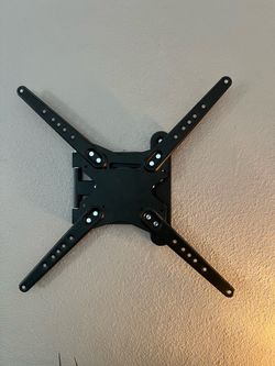 TV wall mount single arm pull out and swivel 55”-80”