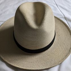 Fide Pal  Light Tan Size 22 Inches In  Diameter Made In Mexico Hat
