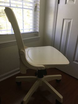 White rolling chair