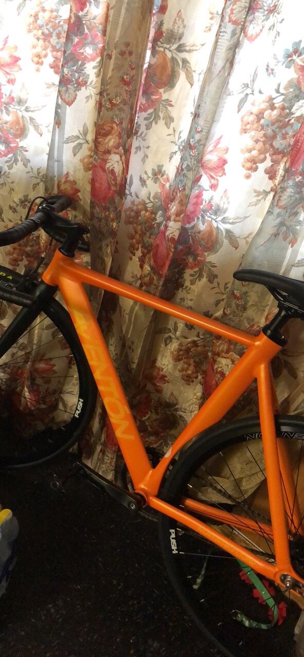 Aventon Mataro Low Track Bike