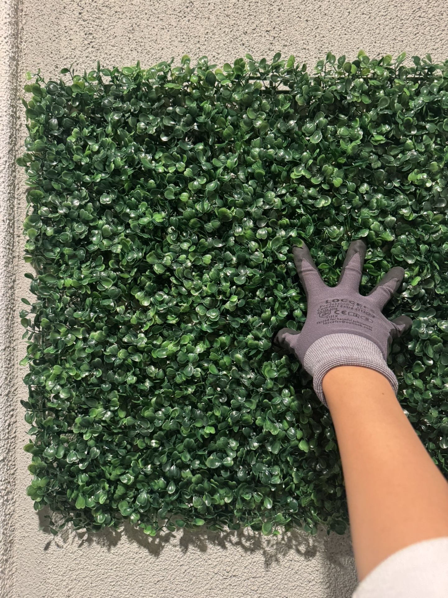 20"X20" Artificial Grass Wall, 24Pcs Boxwood Hedge Wall Panels UV-Anti Grass Backdrop Wall Decor, Greenery Privacy Hedge Screen for Indoor Outdoor Pat