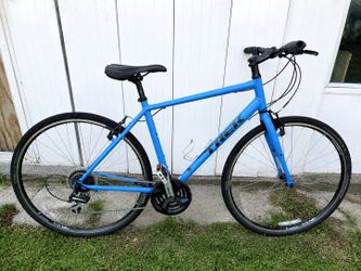 Trek bike, wheels 700