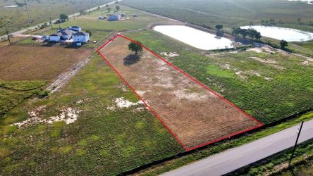 1 Acre, Your Dream Home, and a Growing Neighborhood in Rosenberg