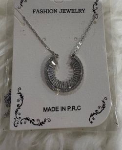 Necklace it’s new and good quality