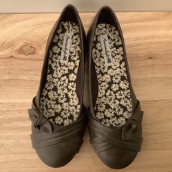 American Eagle Ballet Flats Slip-On Shoe (Girls Size 2), Brown