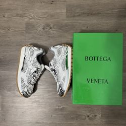 Bottega Veneta Size 45