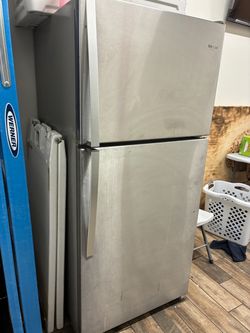 Whirlpool Refrigerator GOOD CONDITION