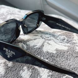 Sunglasses 🕶️ Designer PRAD.. Good Conditions