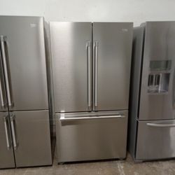 Beautiful 25 Cubic Foot Bottom Freezer Pull Out Refrigerator Has Water And Ice Inside Gorgeous