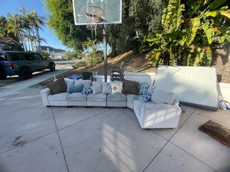 FREE COUCH