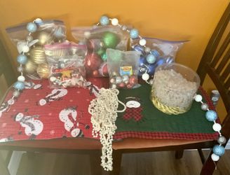 CHRISTMAS ASSORTED DECORATIONS