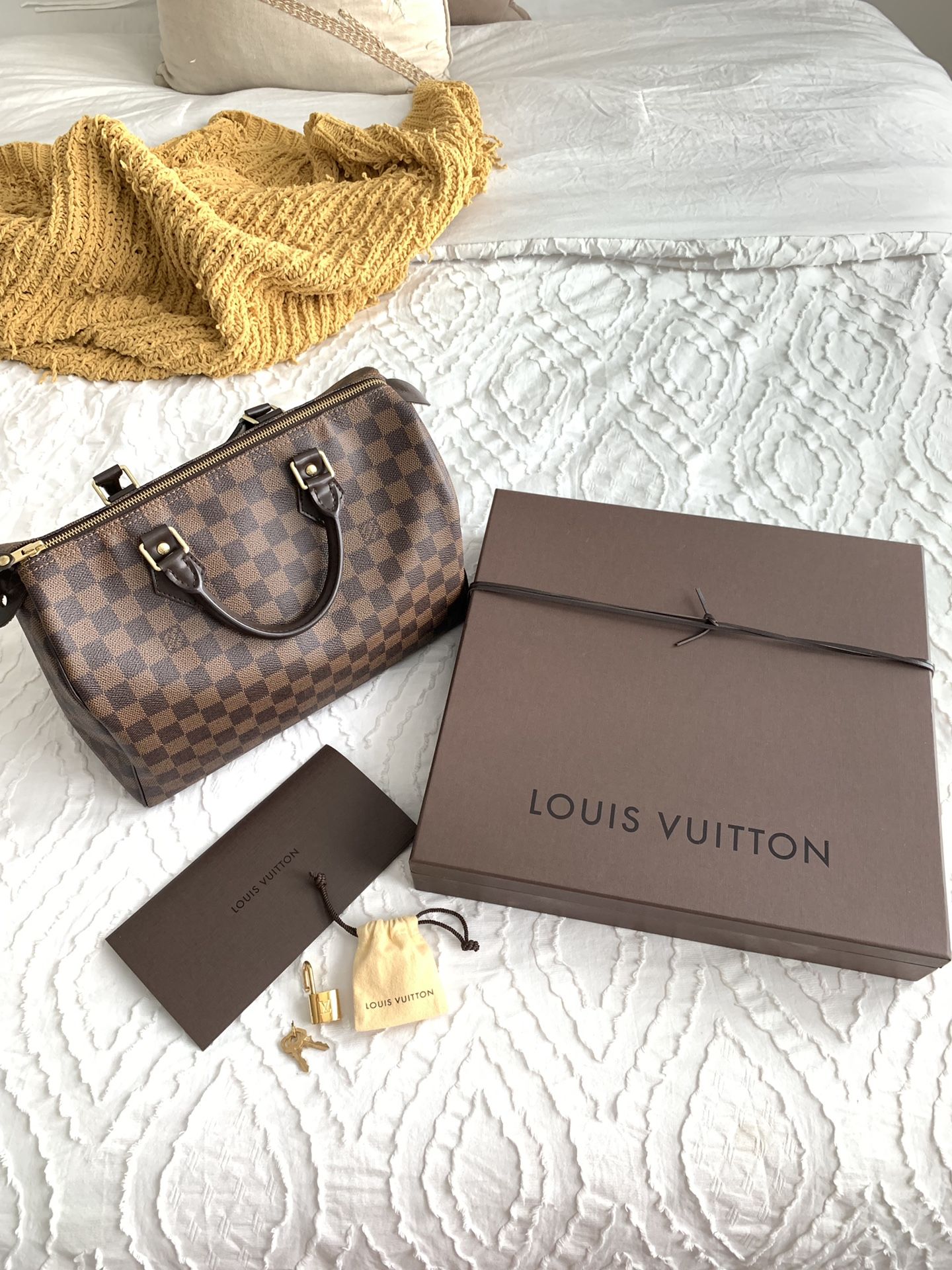 Louis Vuitton Speedy 30