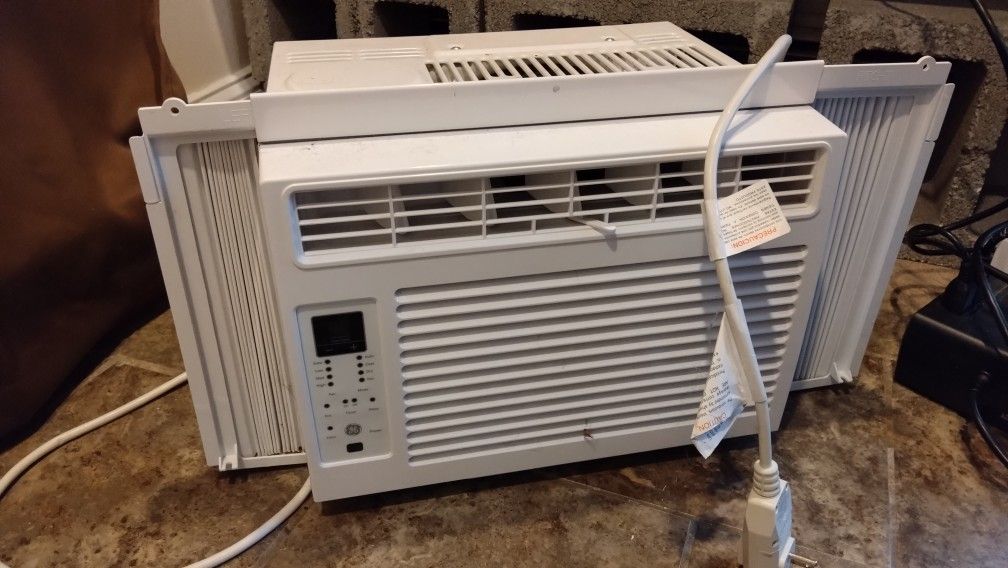 Window Unit Air Conditioner