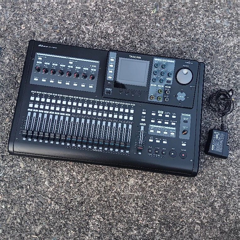 TASCAM DP-32SD Digital Portastudio 32 Track Excellent Condition(no card) with power supply. For Pick Up Fremont Seattle. No Low Ball/Trades
