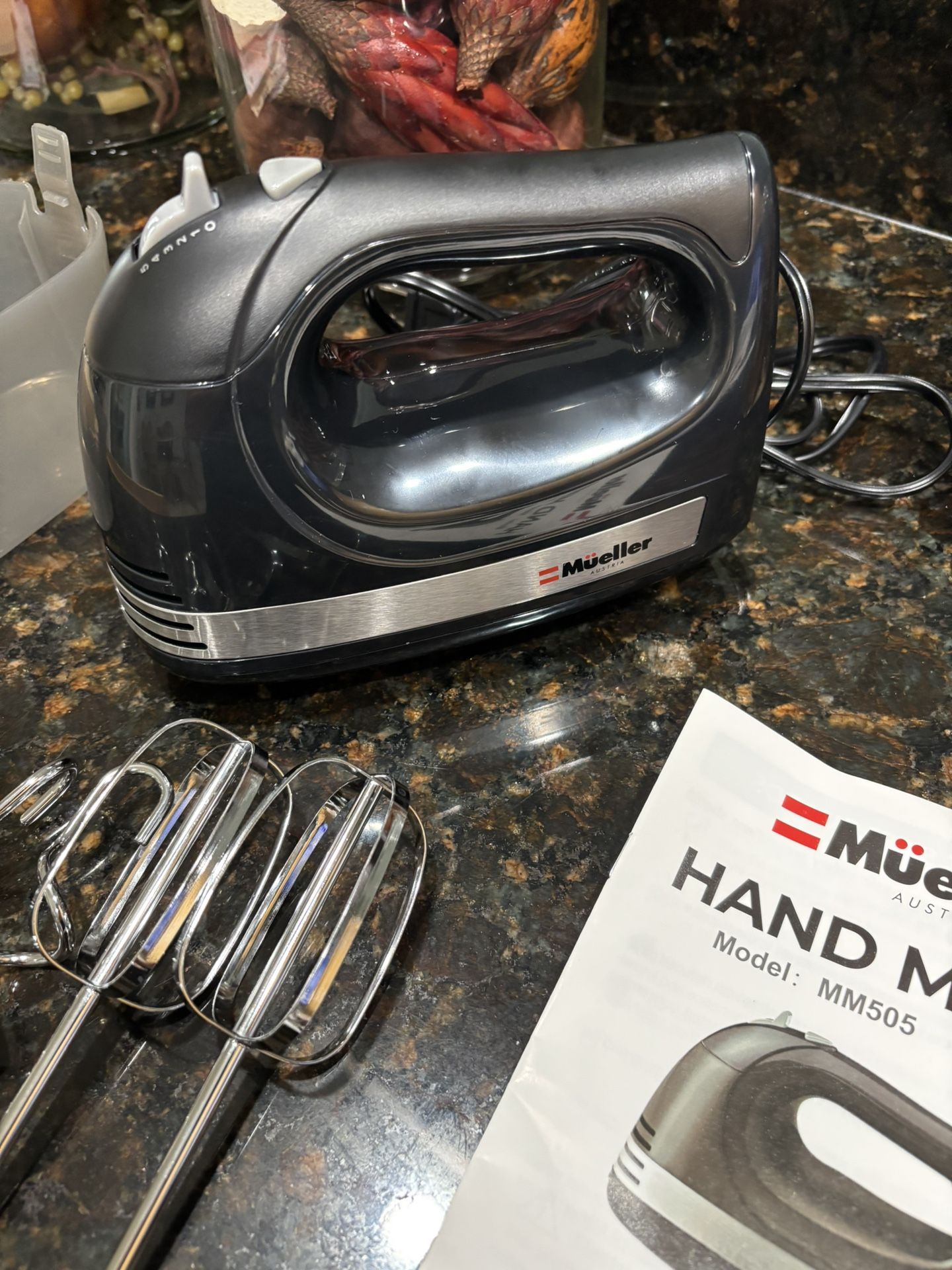 Mueller Electric Hand Mixer w/ 4 Stainless Steel accessories. 5 speed. good condition