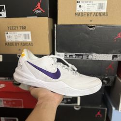 Kobe 8 Protro Lakers Home size 12 VNDS 