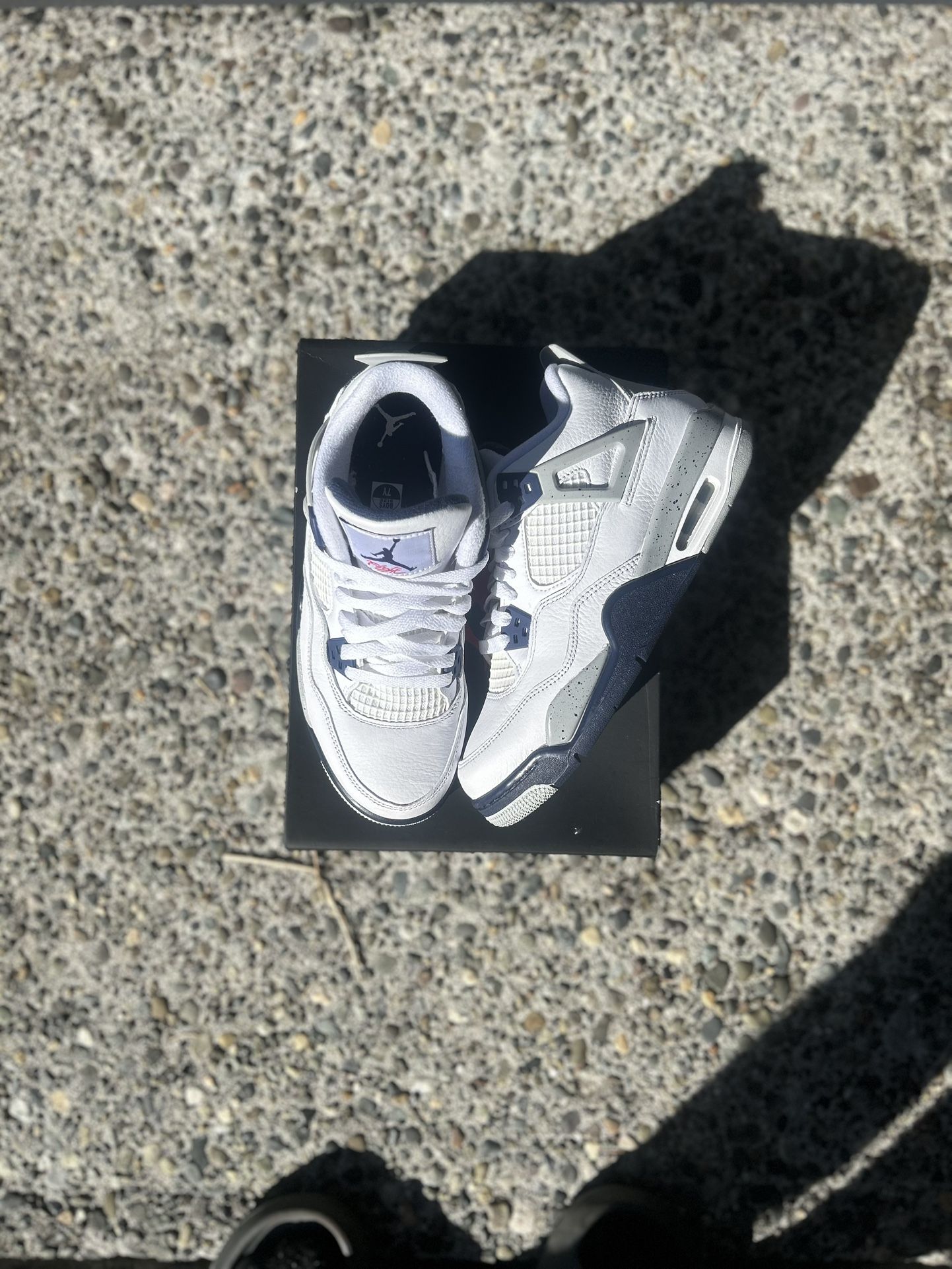 Jordan 4s Midnight Navy