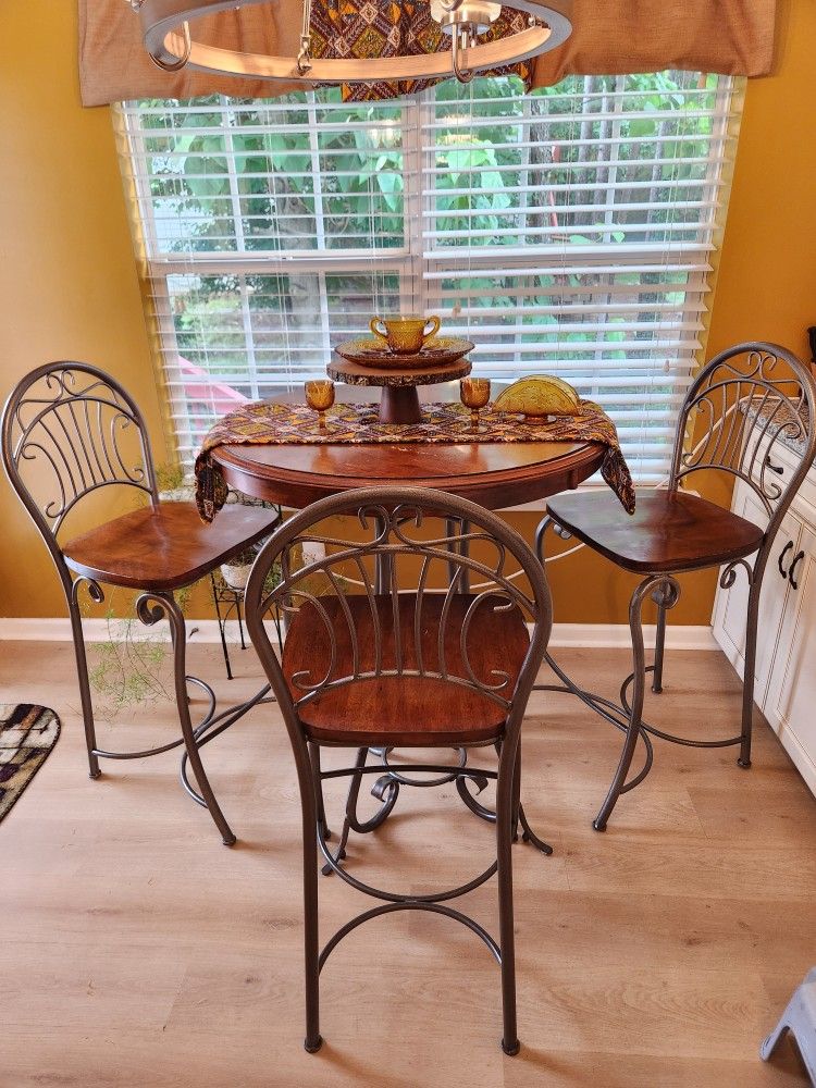 Kitchen Dinette Set - Dining Table & 3 Chairs