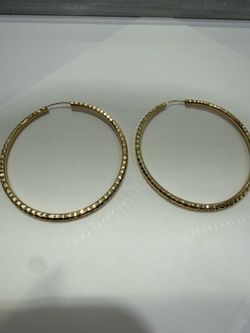 14k Pair of hoops