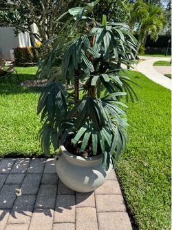 Artifical Potted Palm Tree Plant 56” high
