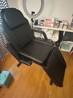 Facial chair, lash extension chair