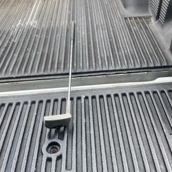 Master grip right handlers putter