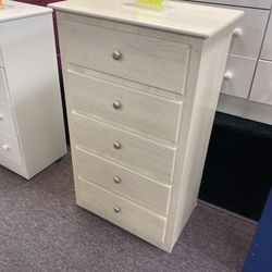 New 5 drawer Dresser Chest 