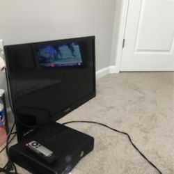 32’ Tv For Sale With Apple Tv 