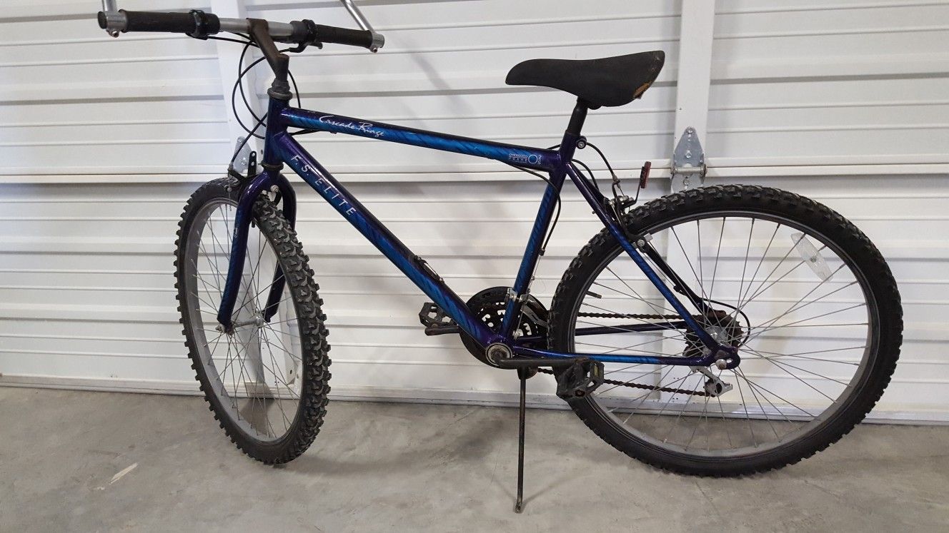 Fs elite black river canyon mountain bike hotsell