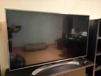 60” LG Smart TV + Remote – Great Condition