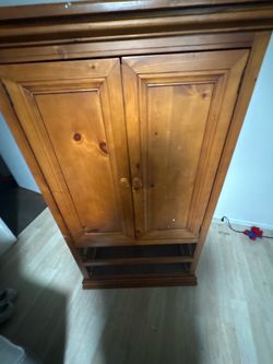 Medium sized Dresser