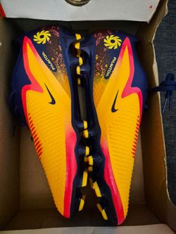 Size 8.5 Nike Phamton
