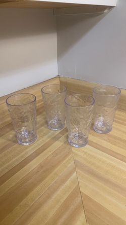 Set of 4 Clear Plastic Tumbler Cups