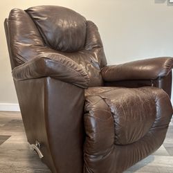 LA Z BOY Leather Recliner
