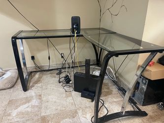 L shaped computer desk