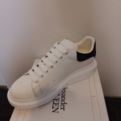 Alexander McQueen Black heel Sneaker