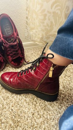 Micheal Kors Murberry Haskell Crocodile