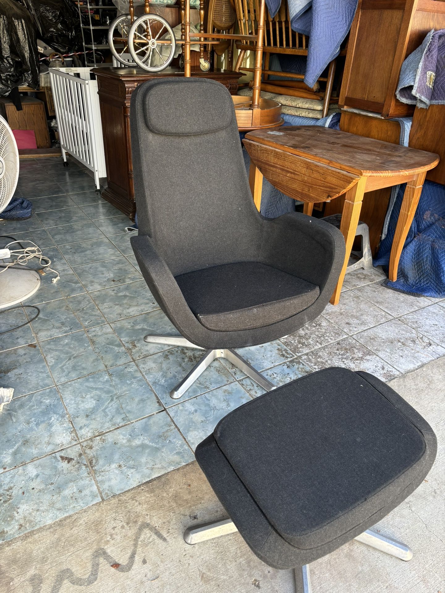 Mid Century Style Chair. 