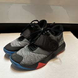 Nike Men's KD Trey 5 VI Basketball Shoe  