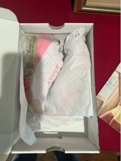 Pink women’s Vapor Max