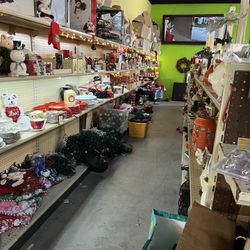 CHRISTMAS 🎄🎄🎄 Sale At Rags To Rich’s Thrift Store 