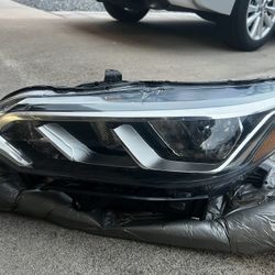 2020-2022 Nissan Sentra Headlight Driver Side 