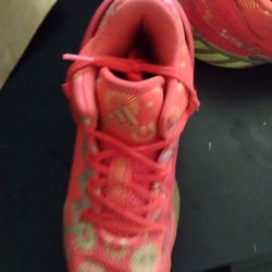 donavon Mitchell basketball shoes 