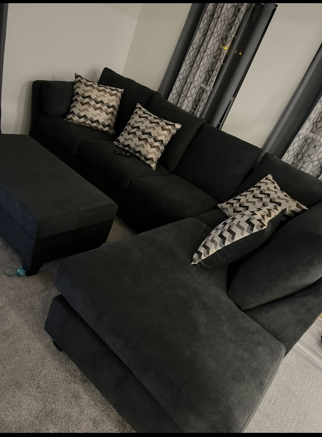 Charcoal 2 Piece Right Arm Facing Sectional Couch