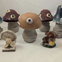 Lot - Mushroom figures